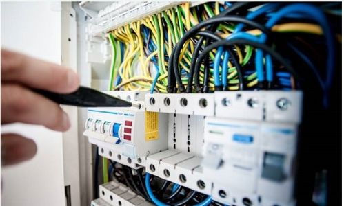 中国计算机软硬件在中东欧市场崛起 经贸论坛中的亮眼表现